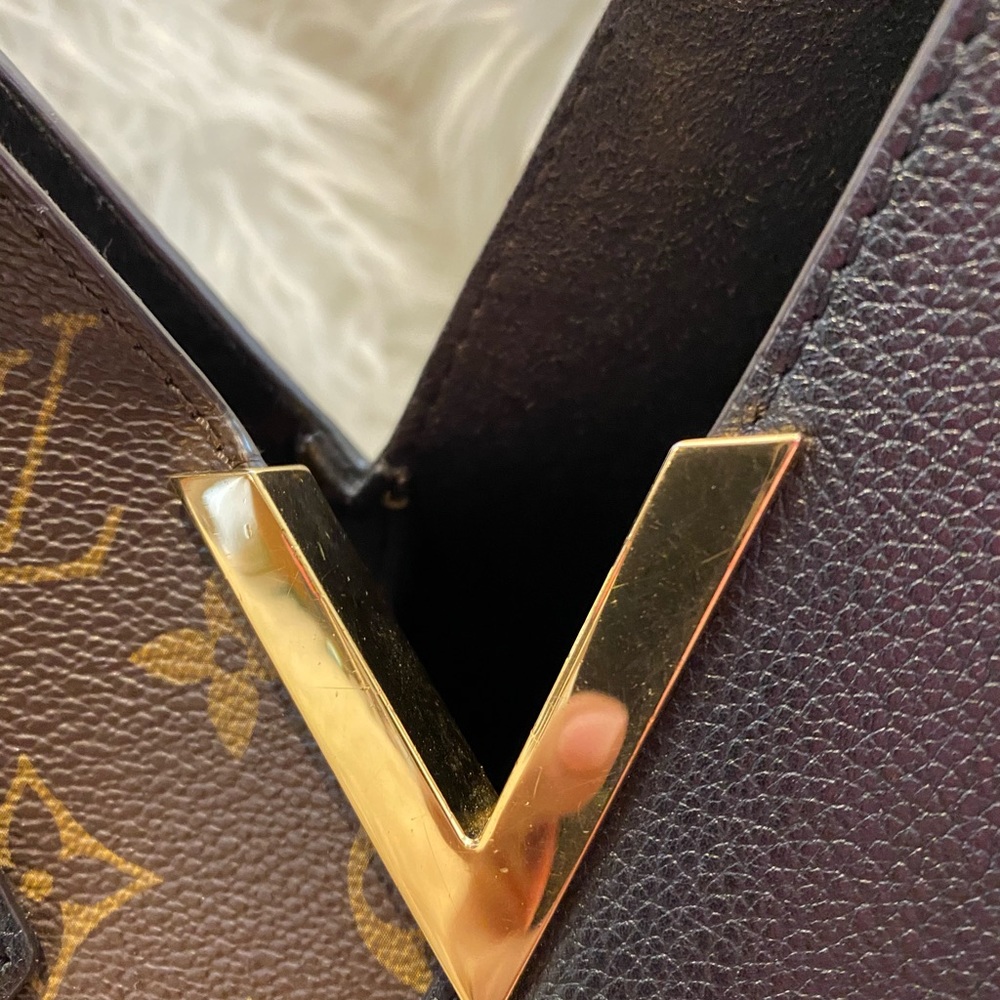 Louis Vuitton kimono bag and wallet Authentic - Picture 8 of 16